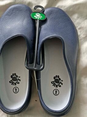 DAWGS, ULTRASOFT WORKING STYLE, NAVY, SIZE 9, NO HOLES ON TOP OFTEN REFERRED TO